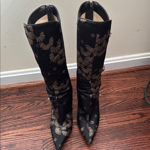Elegant Black and Gold Women's Boots - Picture 3 of 10